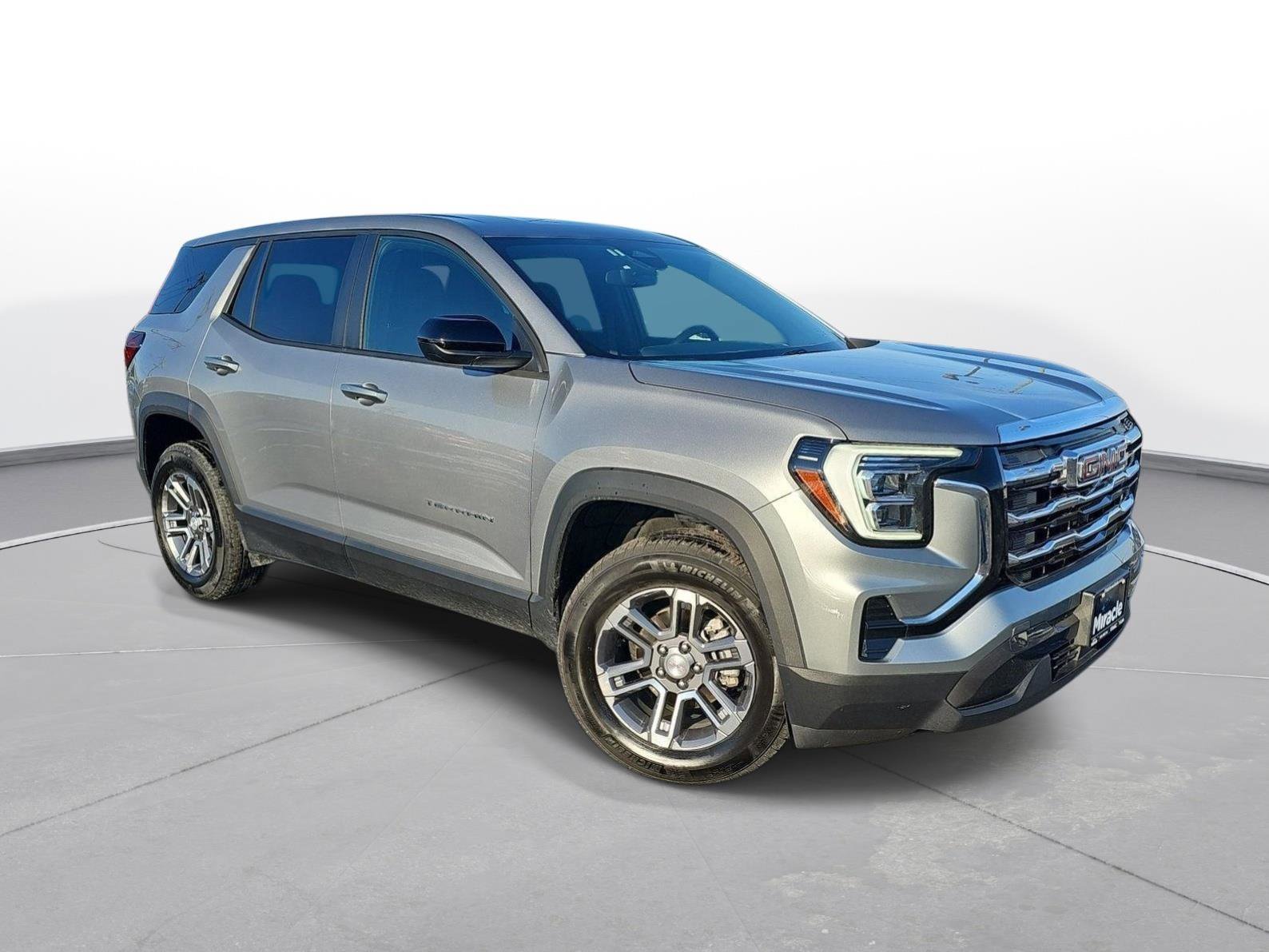 Used 2025 GMC Terrain Elevation image 3