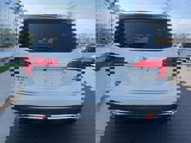 Used 2016 Honda Pilot Touring image 7