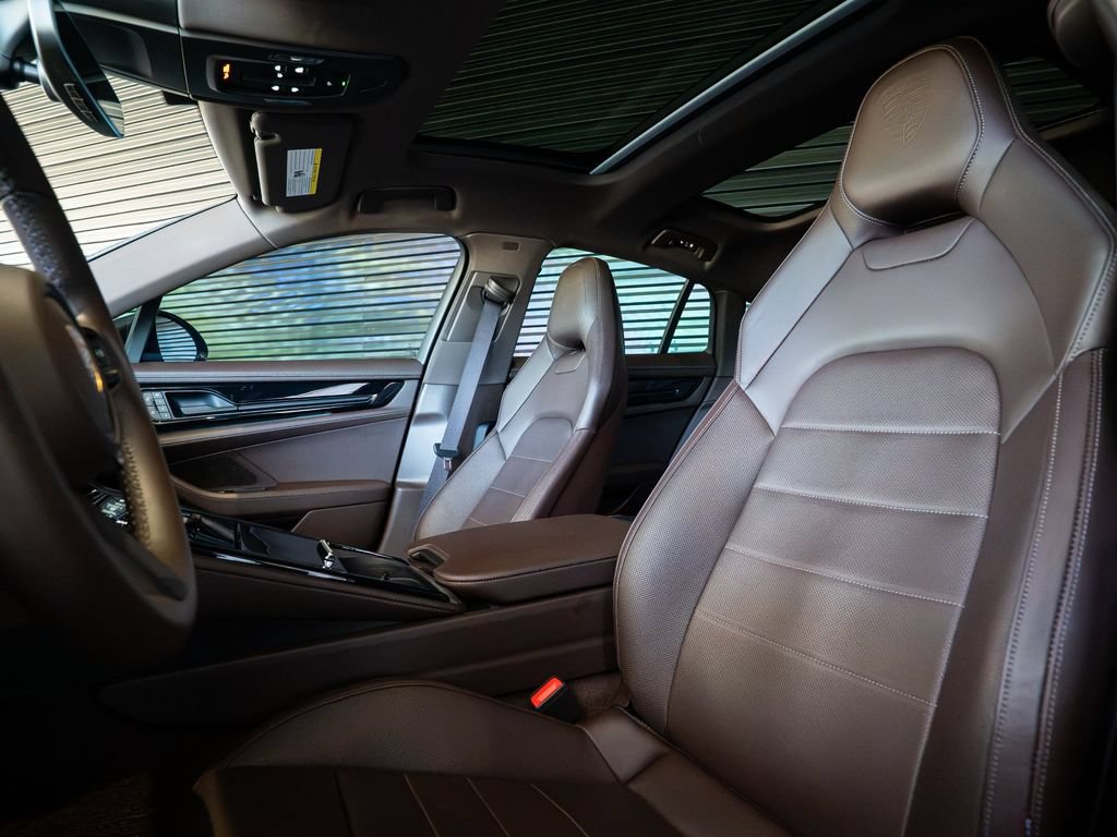 Certified 2024 Porsche Panamera image 5