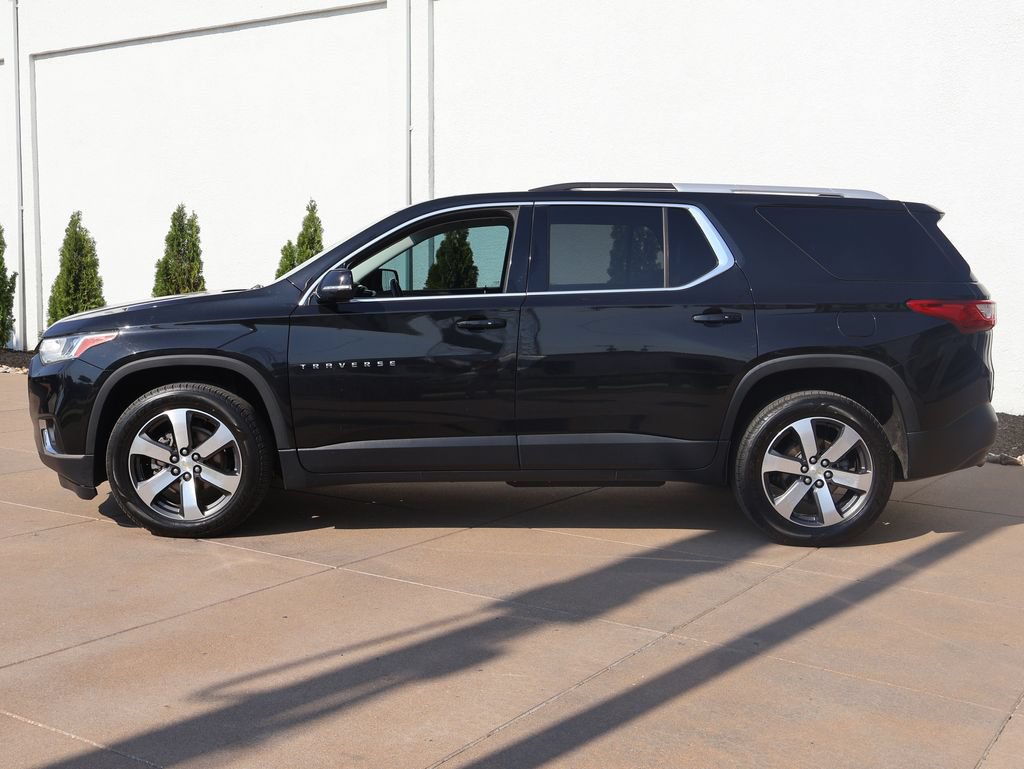 Certified 2018 Chevrolet Traverse LT w/ LPO, Black Accent Package AWD/4WD image 3