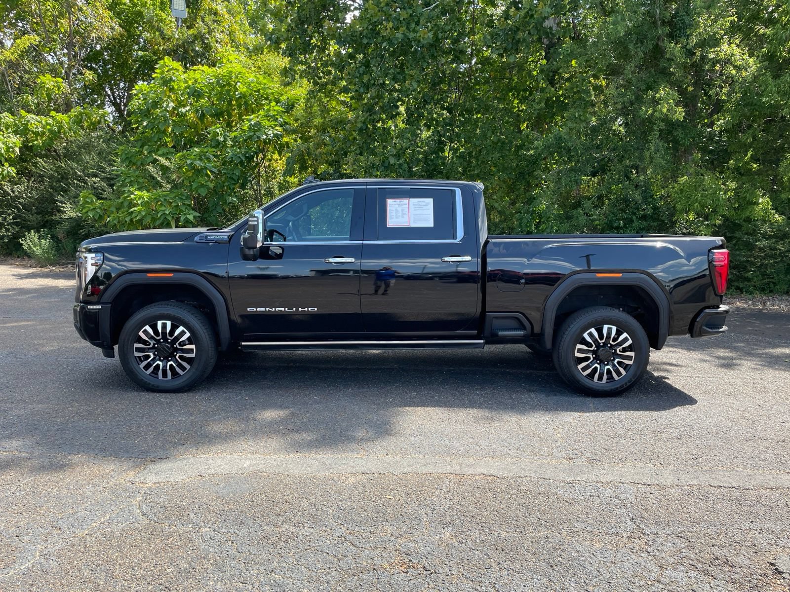 Used 2024 GMC Sierra 2500 Denali Ultimate w/ Max Trailering Package AWD/4WD image 2