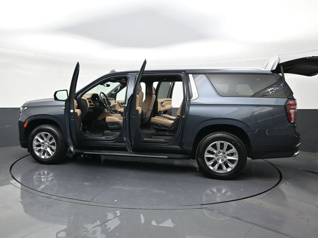 Used 2021 Chevrolet Suburban Premier w/ Premium Package RWD image 31