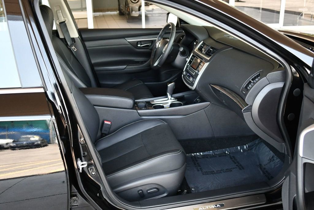 Used 2016 Nissan Altima 2.5 SL w/ Moonroof Package FWD image 18