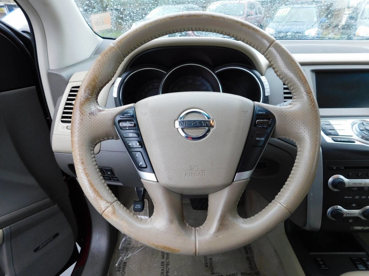 Used 2010 Nissan Murano LE w/ Navigation Pkg image 11