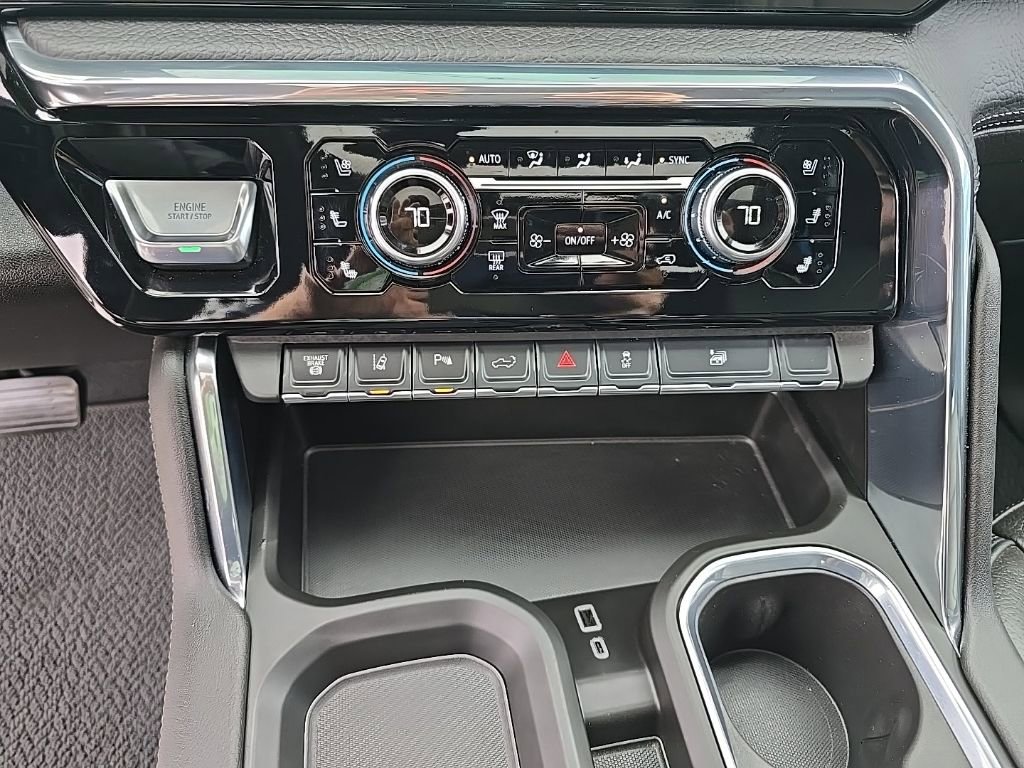 Used 2025 GMC Sierra 3500 Denali image 16