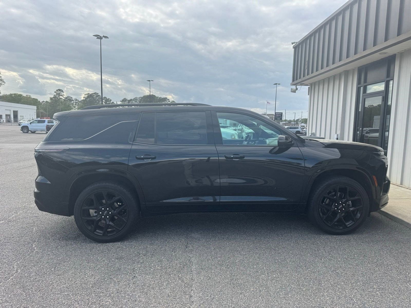 Certified 2024 Chevrolet Traverse RS image 3