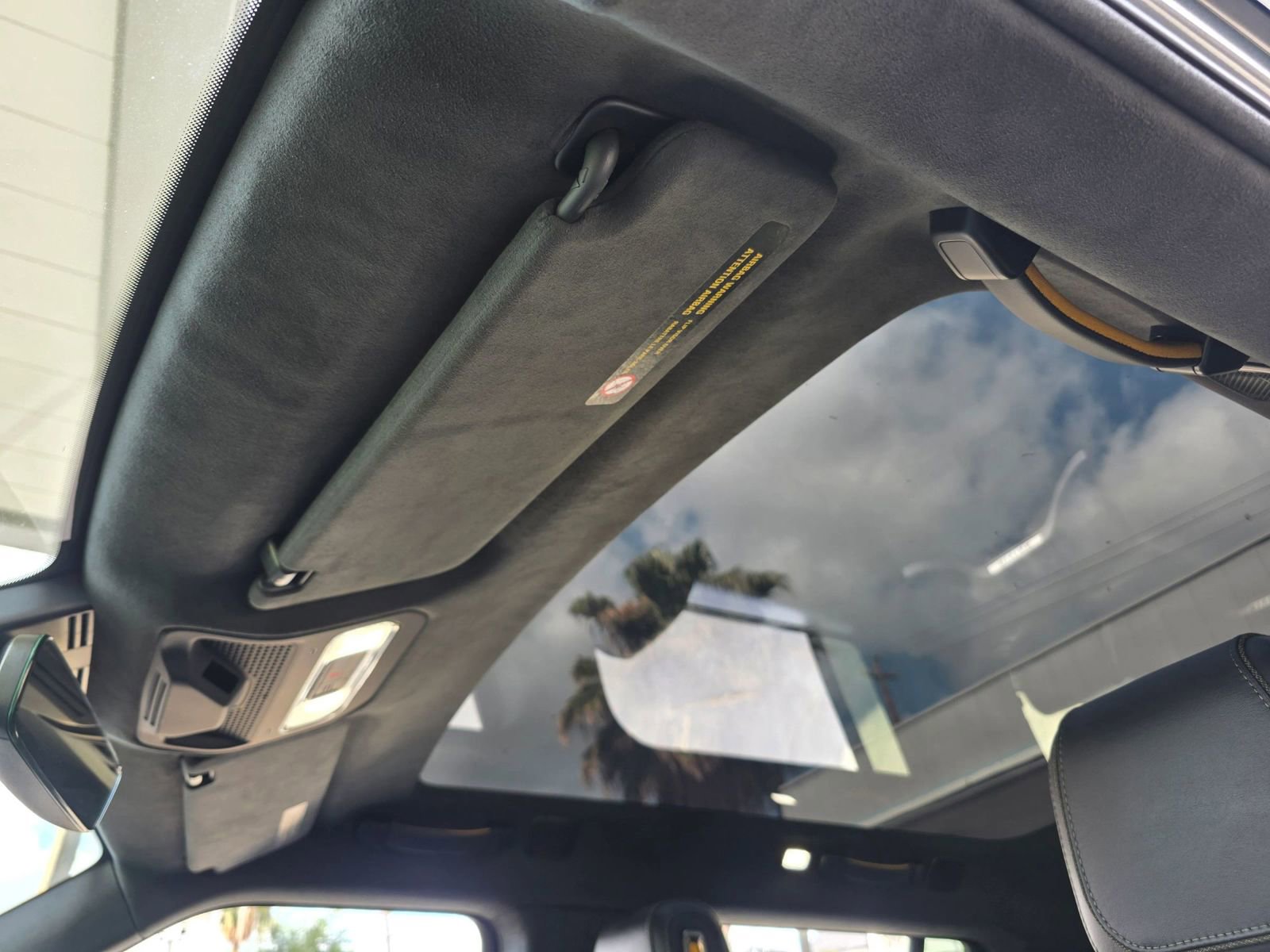 Used 2022 Rivian R1S Launch Edition image 30