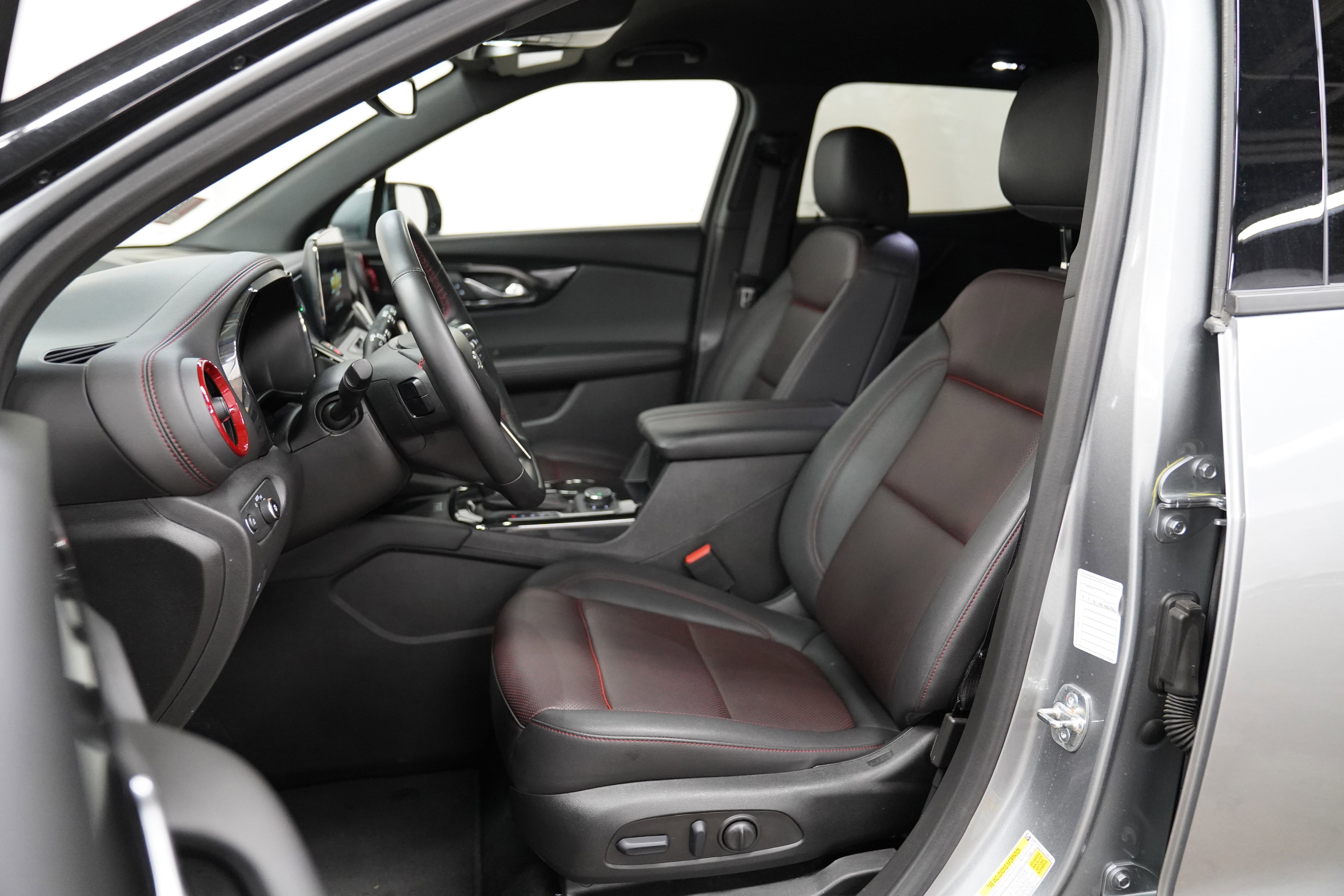 Used 2025 Chevrolet Blazer RS video 4