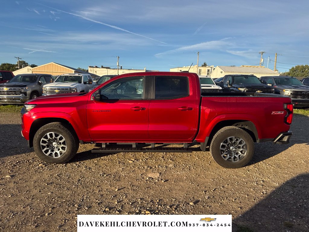 Used 2025 Chevrolet Colorado Z71 w/ Technology Package AWD/4WD image 7