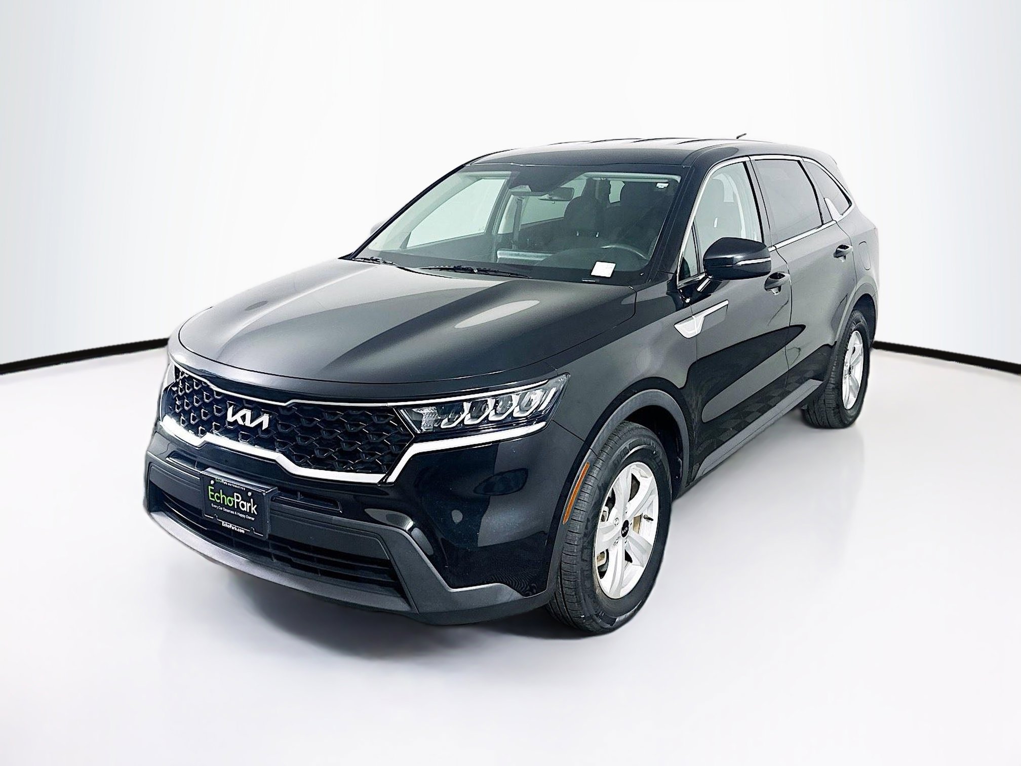 Used 2023 Kia Sorento LX image 3