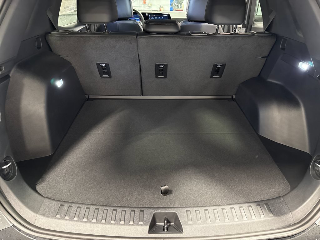 New 2026 Chevrolet Equinox LT w/ Convenience Package II FWD image 44