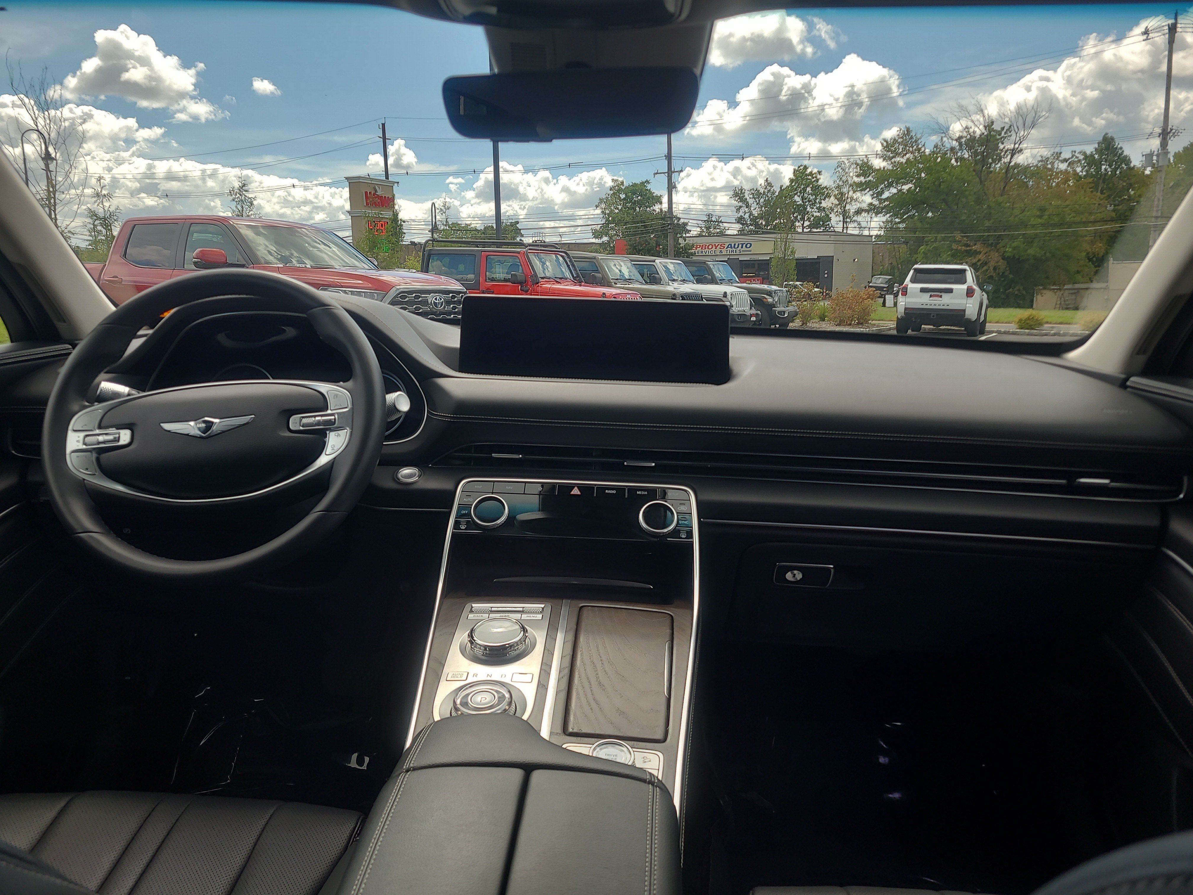 Used 2024 Genesis GV80 2.5T AWD/4WD image 18