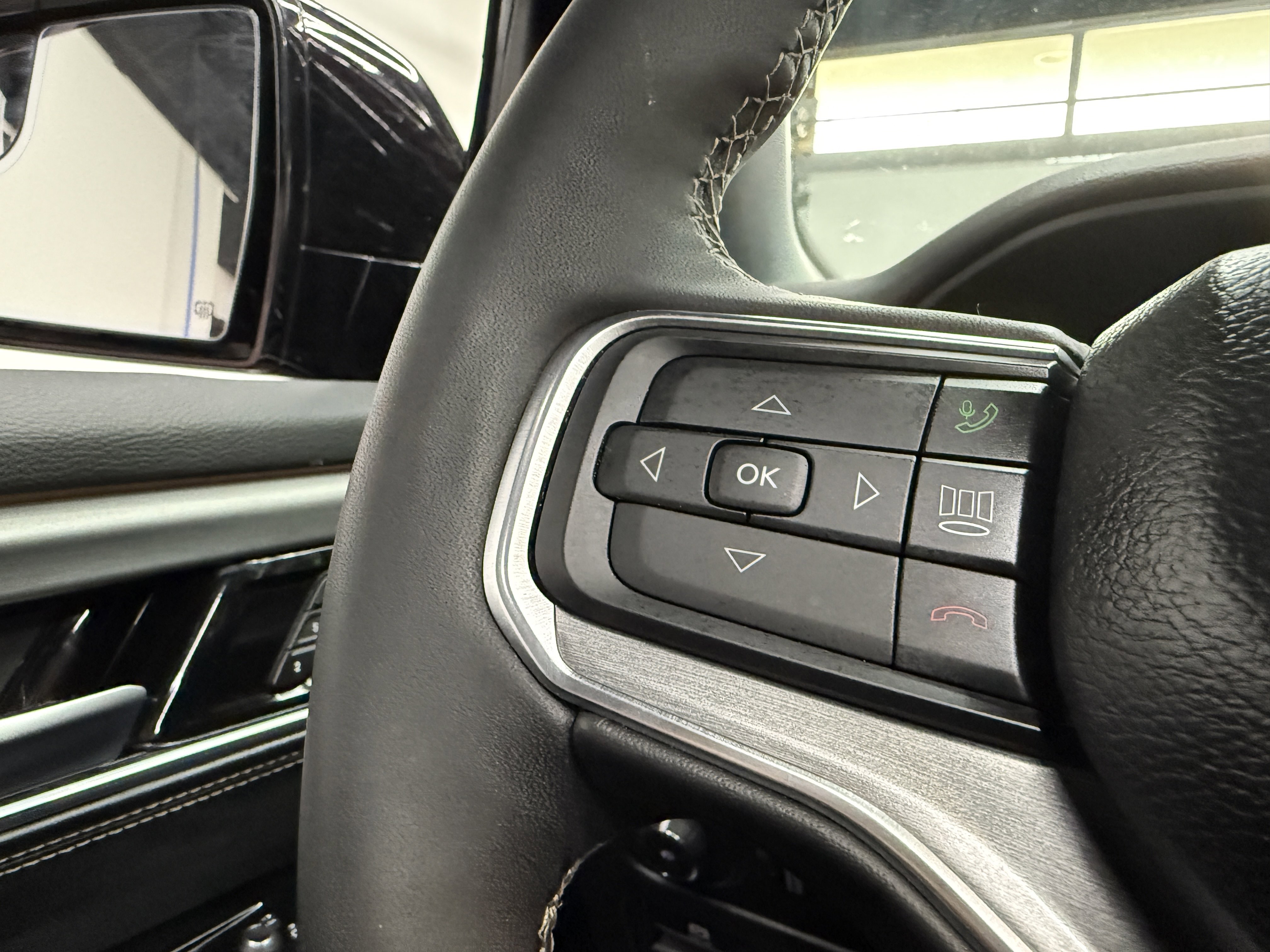 Used 2024 Jeep Wagoneer Series II AWD/4WD image 17