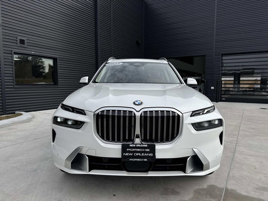 Used 2023 BMW X7 xDrive40i w/ Premium Package AWD/4WD image 6