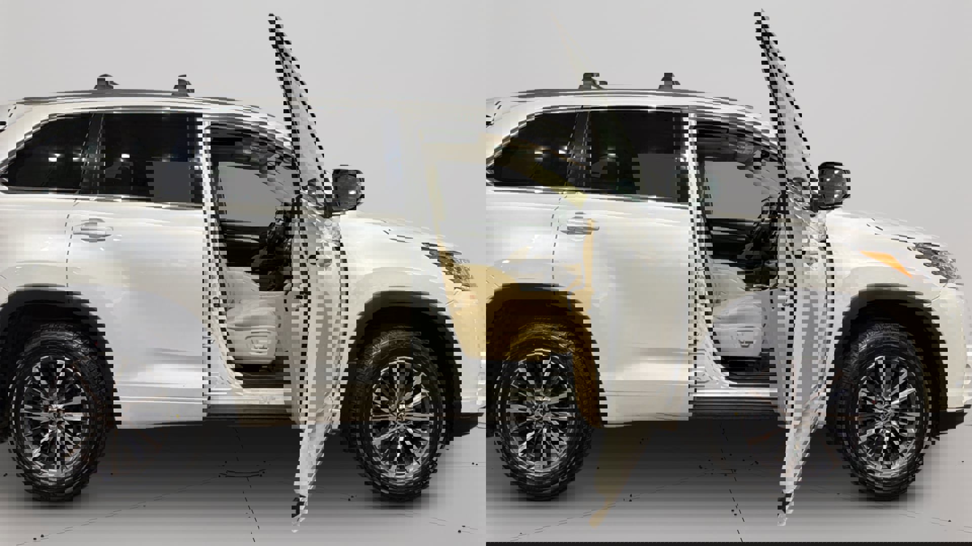 Used 2017 Toyota Highlander XLE AWD/4WD image 17