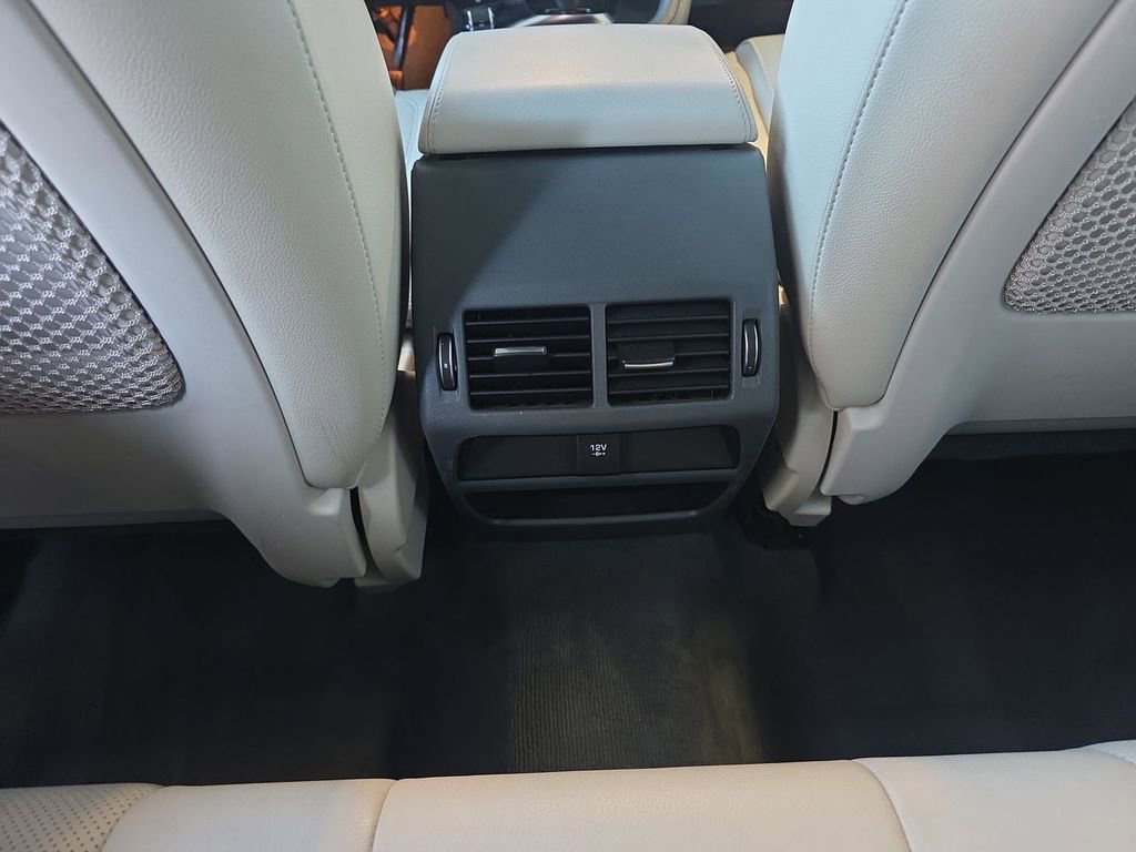 Used 2020 Jaguar E-PACE SE image 22