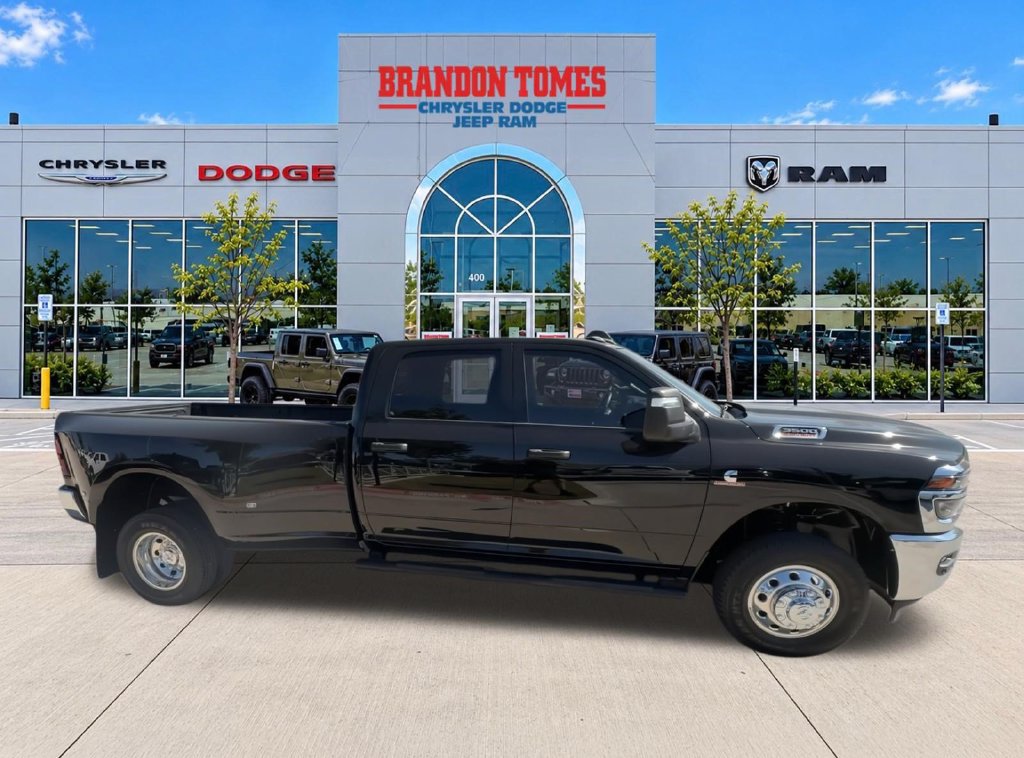 Certified 2026 RAM 3500 Tradesman AWD/4WD image 2