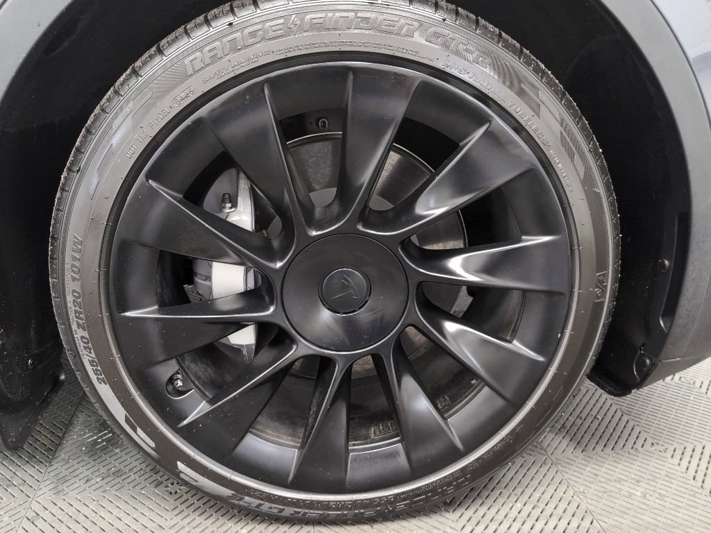 Used 2021 Tesla Model Y Long Range AWD/4WD image 39