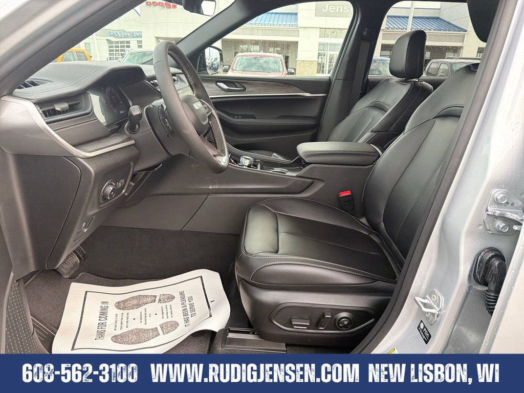 New 2026 Jeep Grand Cherokee L Limited w/ Limited Altitude Package AWD/4WD image 9