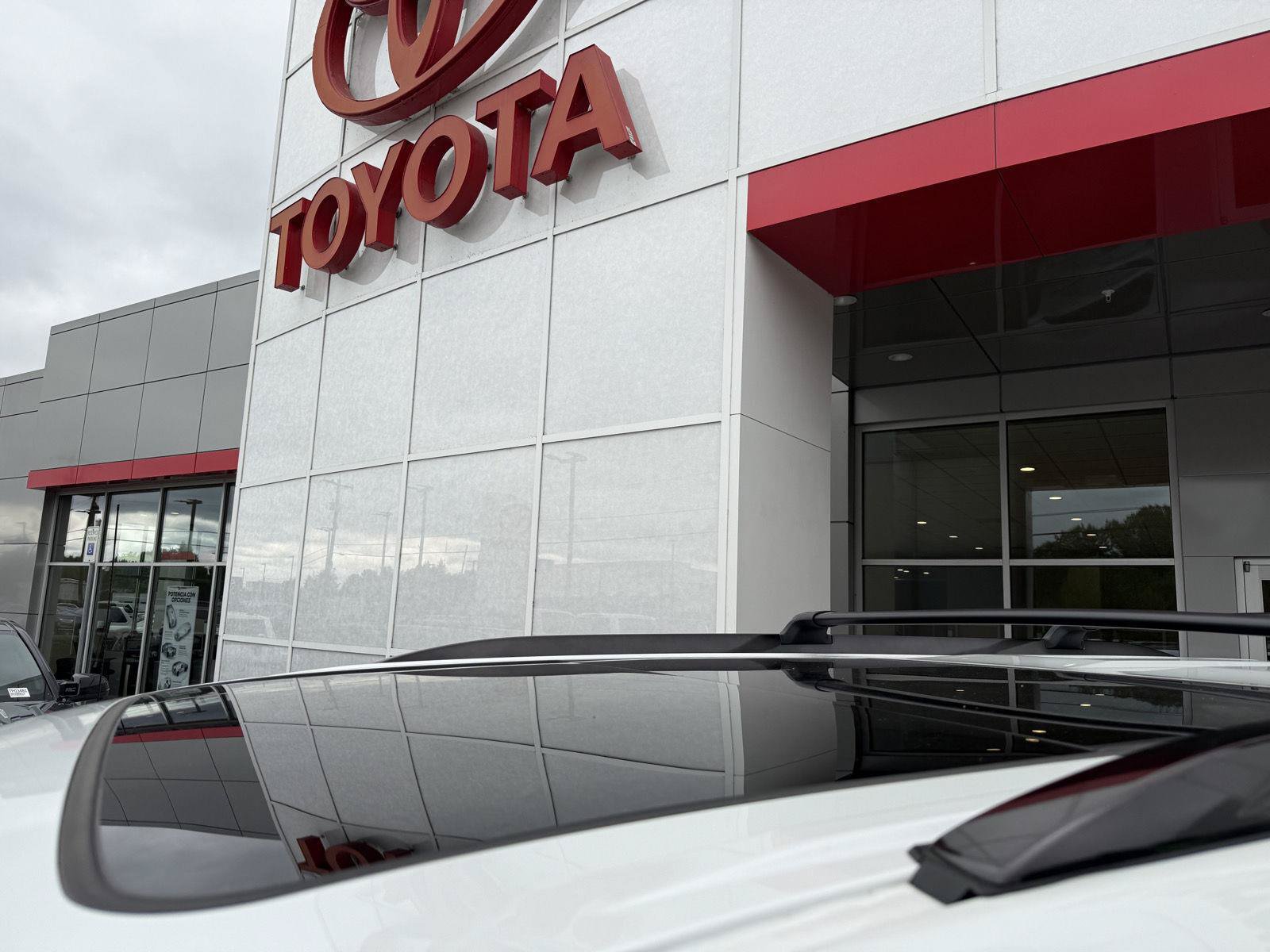 Certified 2024 Toyota Sequoia Platinum AWD/4WD image 12