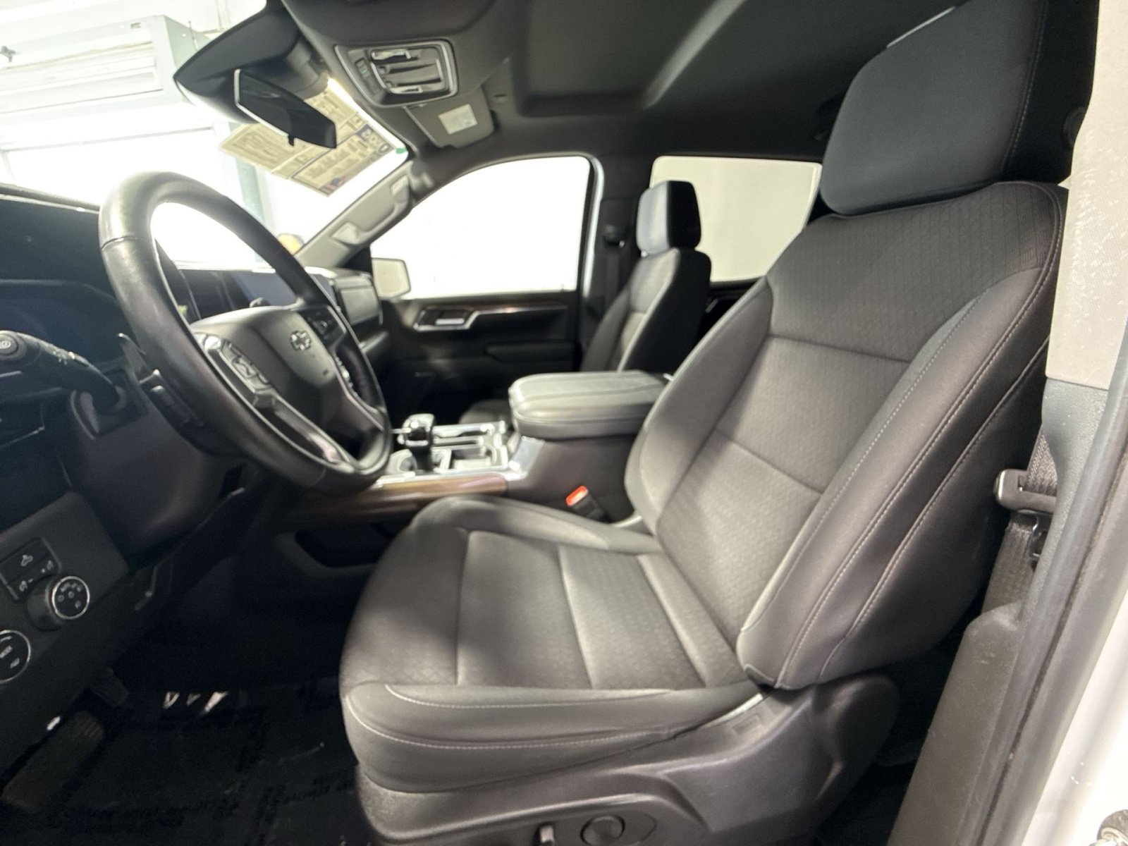 Used 2024 Chevrolet Silverado 1500 LT Trail Boss w/ Protection Package AWD/4WD image 14