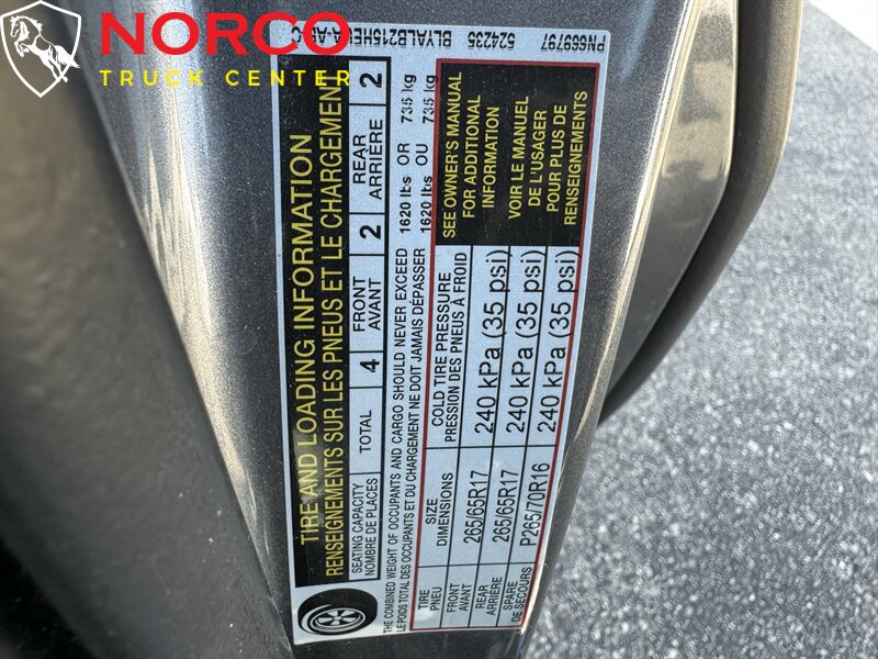 Used 2023 Nissan Frontier SV w/ Technology Package RWD image 24