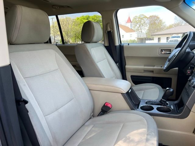 Used 2019 Ford Flex SE image 23