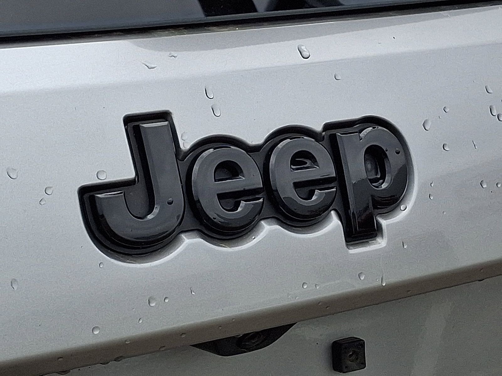 Used 2020 Jeep Grand Cherokee Altitude AWD/4WD image 28
