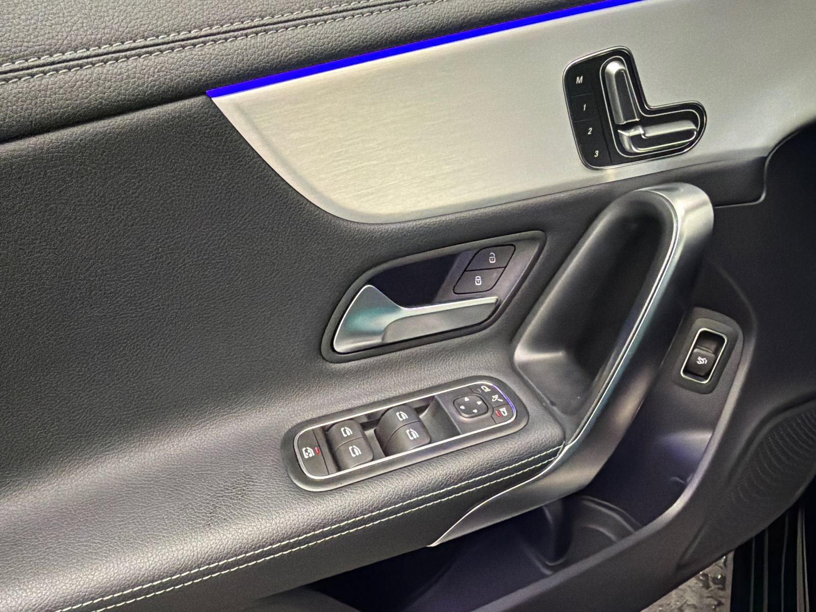 Used 2025 Mercedes-Benz CLA 250 image 30
