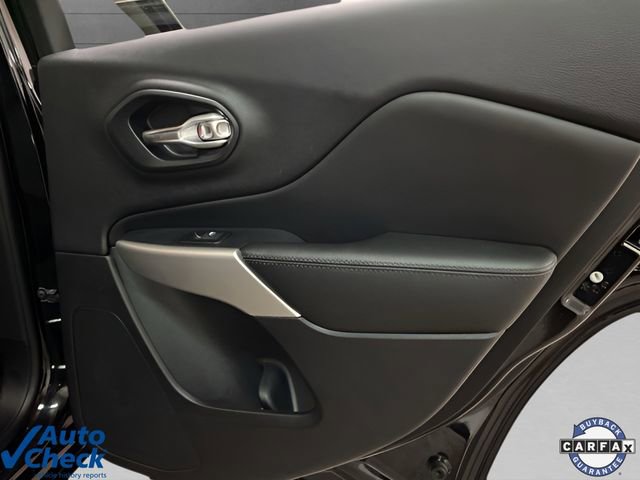 Used 2017 Jeep Cherokee Overland w/ Technology Group image 70