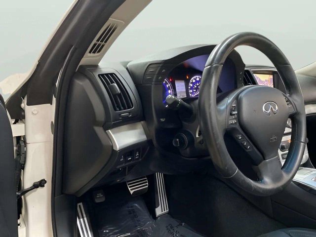 Used 2014 INFINITI Q60 Convertible w/ Premium Package RWD image 37
