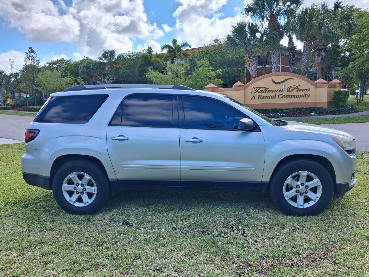Used 2013 GMC Acadia SLE image 5