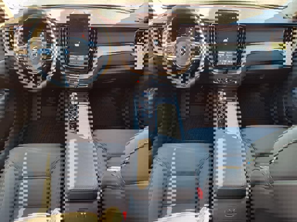 New 2026 Volvo XC60 B5 Plus w/ Protection Package Premier image 8