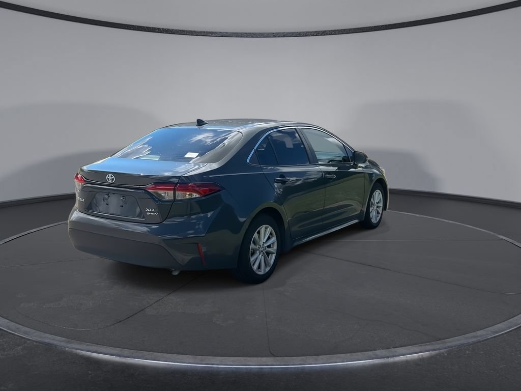 Used 2025 Toyota Corolla XLE FWD image 8