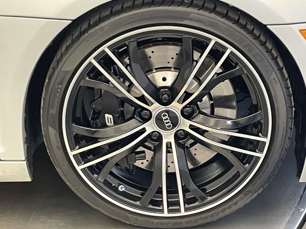 Used 2012 Audi R8 V10 AWD/4WD image 14