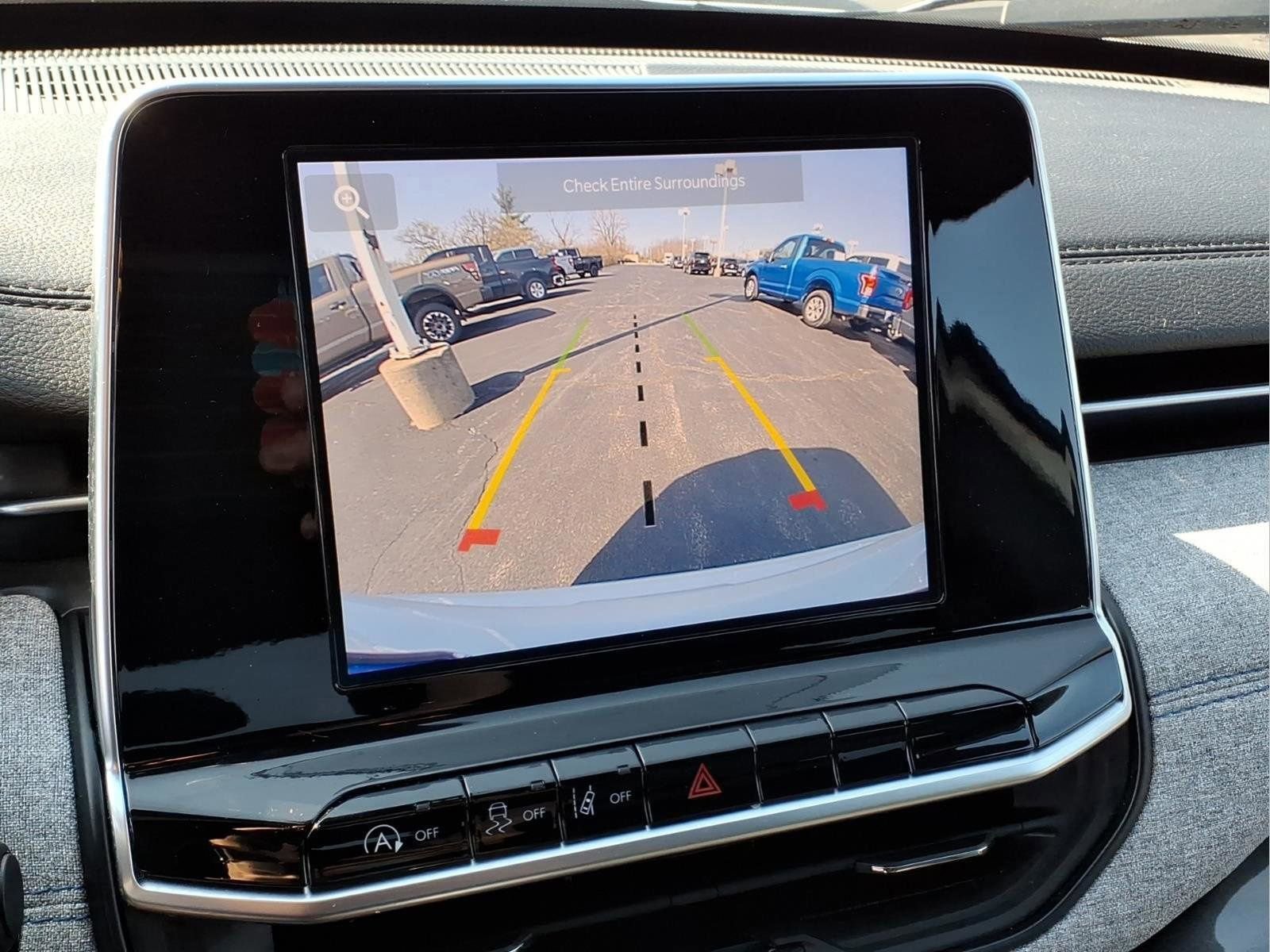 Used 2025 Jeep Compass Latitude image 8