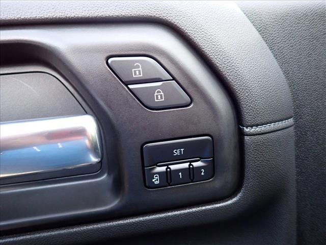 Used 2023 GMC Sierra 3500 Denali image 17