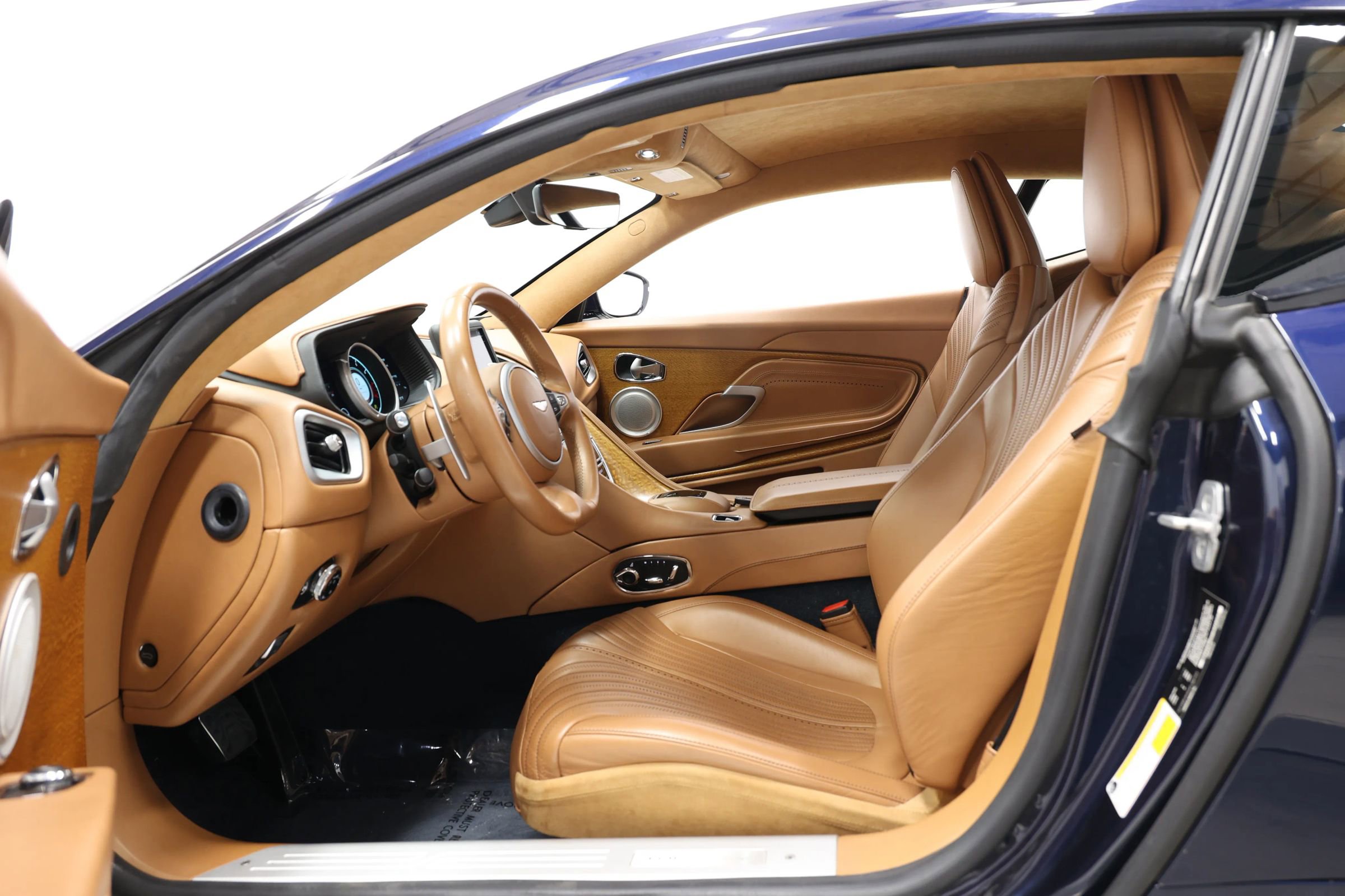 Used 2017 Aston Martin DB11 V12 image 15