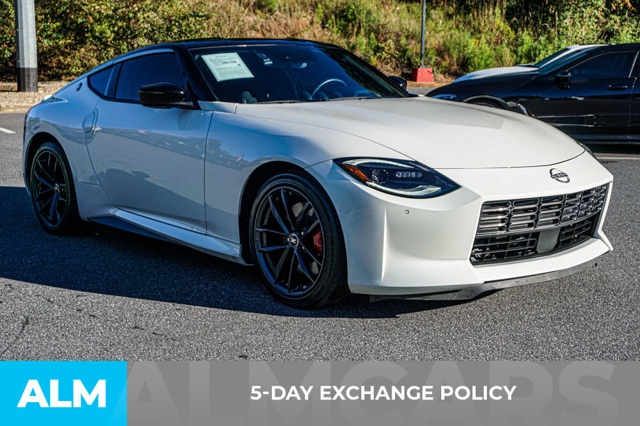 Used 2025 Nissan Z Performance w/ Floor Mat Package RWD image 3