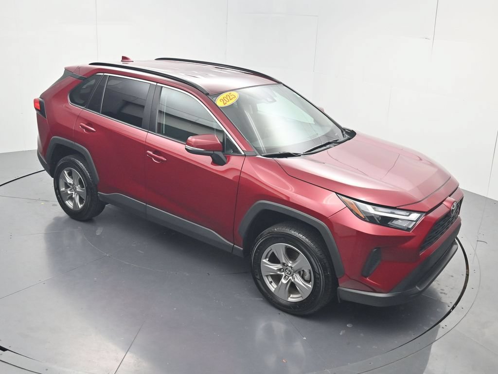 Used 2025 Toyota RAV4 XLE AWD/4WD image 54