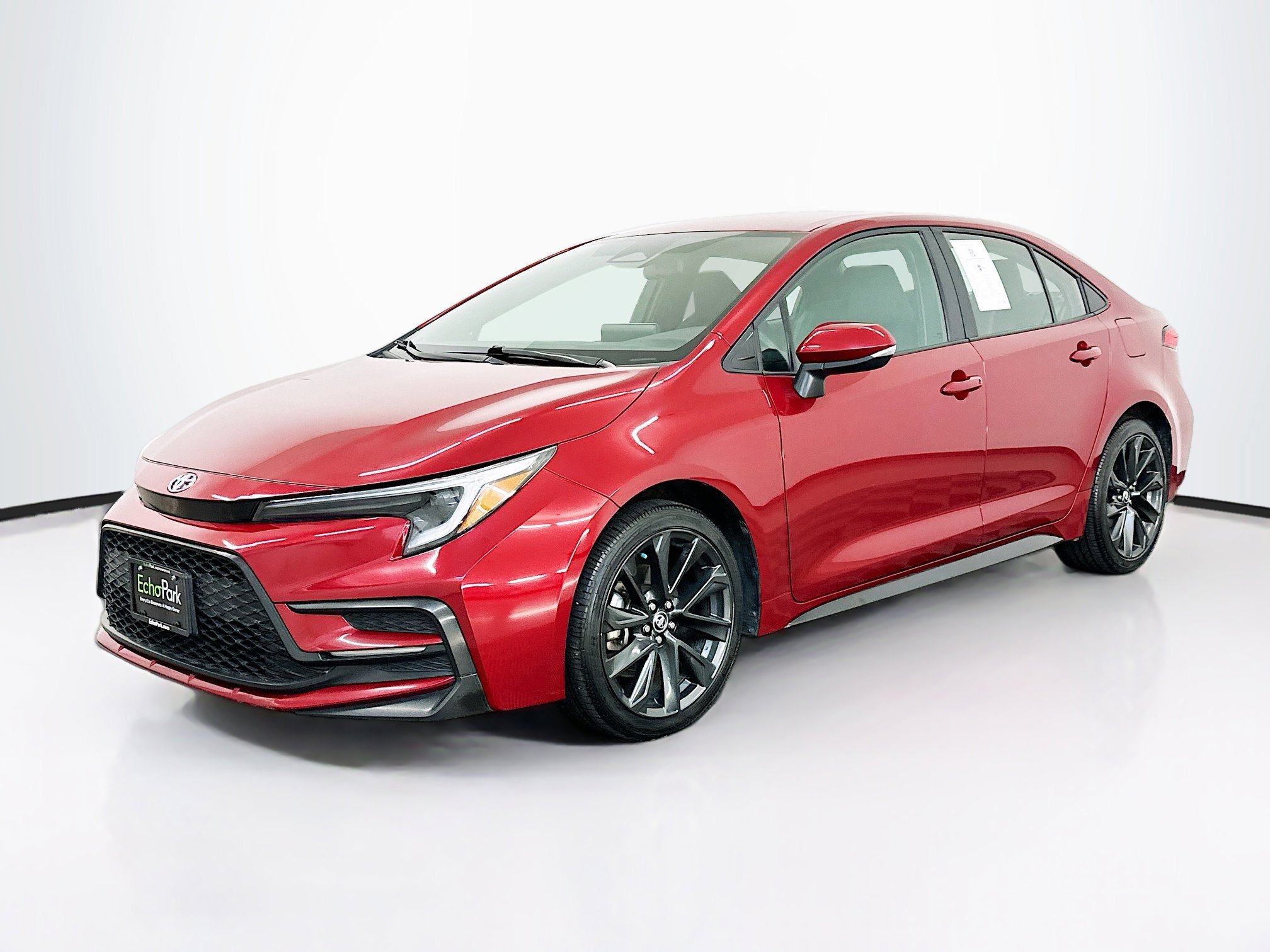 Used 2024 Toyota Corolla SE image 3