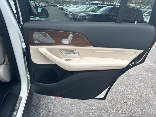 Certified 2025 Mercedes-Benz GLS 450 4MATIC image 36
