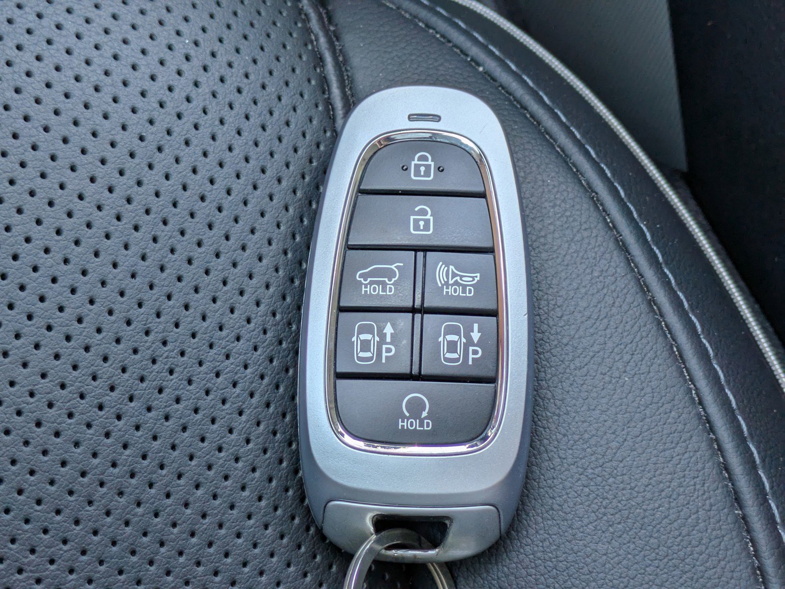 Used 2023 Hyundai Santa Fe Limited image 31