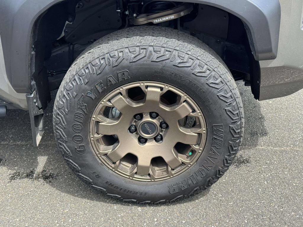 Used 2024 Toyota Tacoma 4x4 Double Cab Hybrid image 9