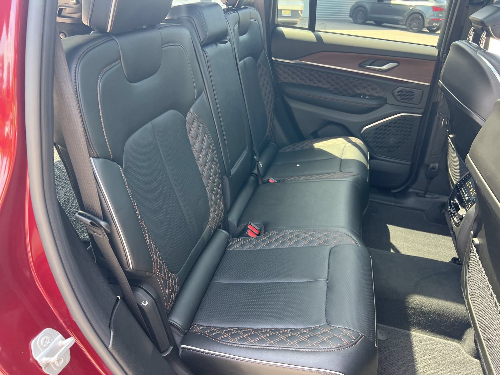 Used 2025 Jeep Grand Cherokee Summit AWD/4WD image 42