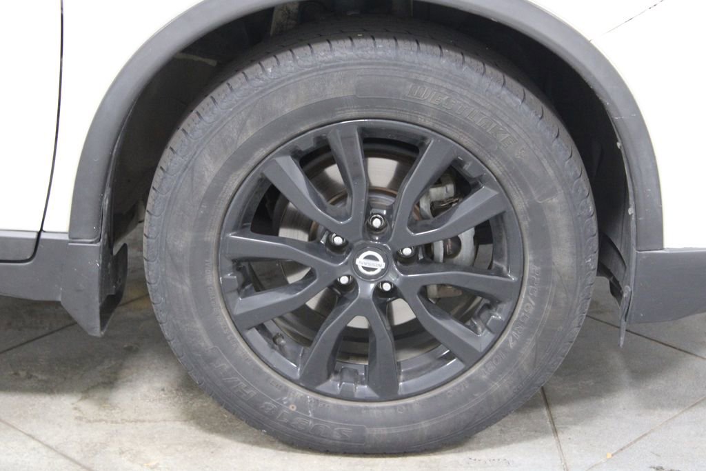 Used 2017 Nissan Rogue SV image 12