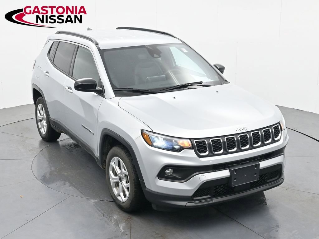 Used 2025 Jeep Compass Latitude AWD/4WD image 23