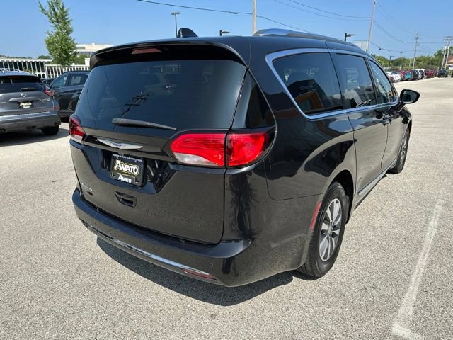 Used 2020 Chrysler Pacifica Touring-L Plus FWD image 7
