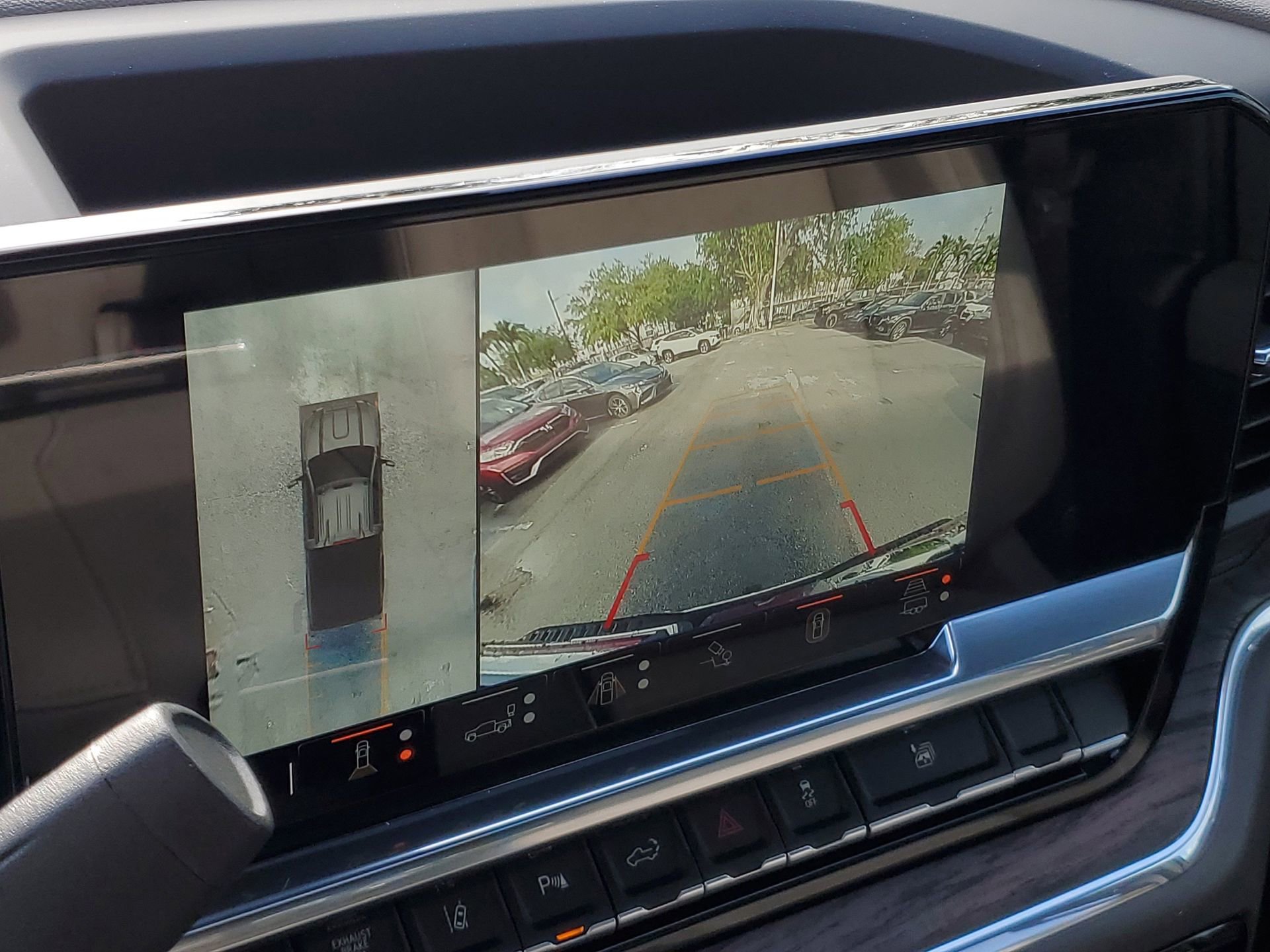 Used 2025 GMC Sierra 2500 SLT w/ SLT Premium Package image 26