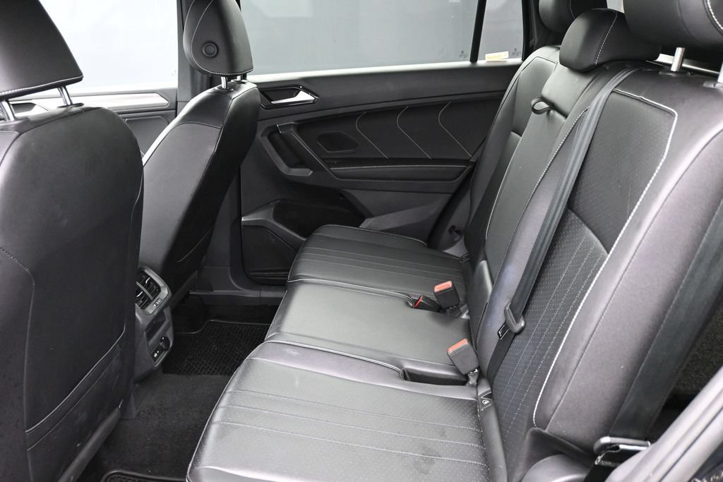 Used 2024 Volkswagen Tiguan SE R-Line AWD/4WD image 12